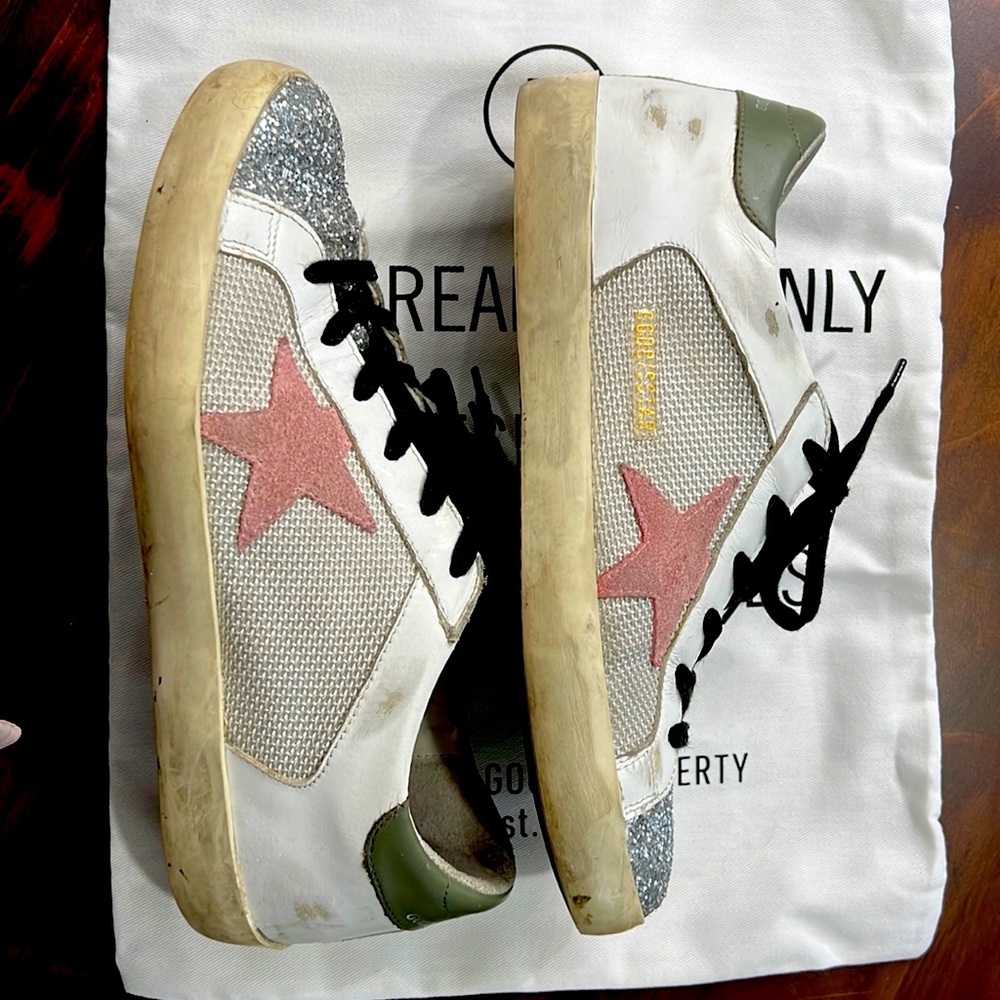 Golden Goose sneakers, worn less then 7 times. Comes original dust cover.